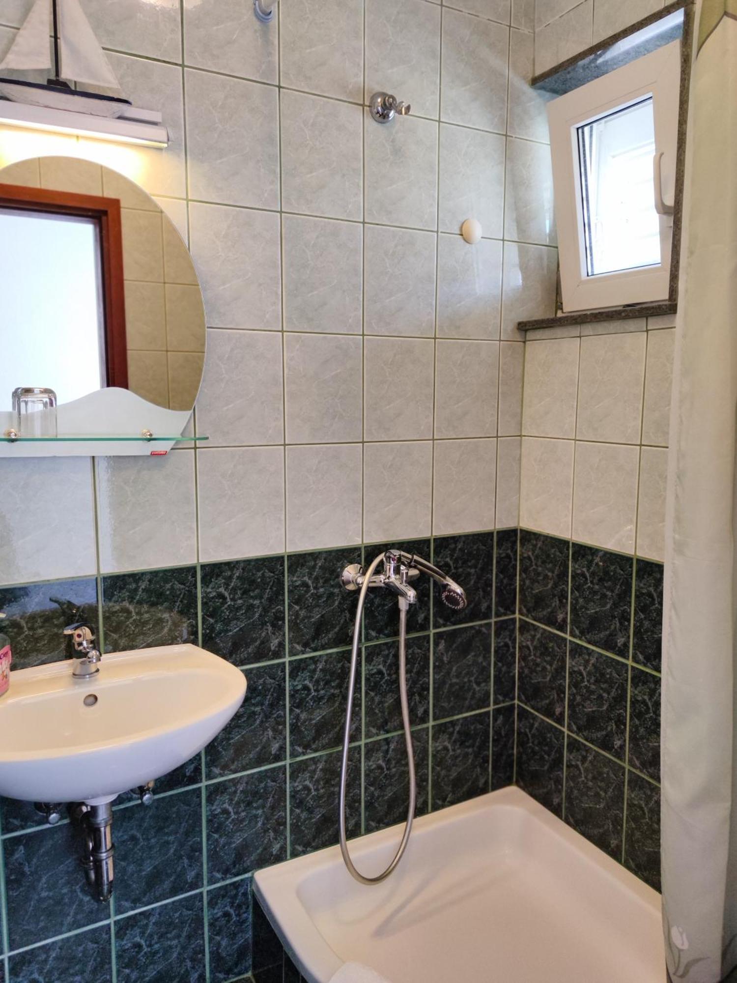 Apartments And Rooms Marica Makarska Room photo